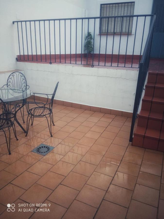 Comodo Adosado En San Bartolome San Bartolomé de la Torre Екстериор снимка