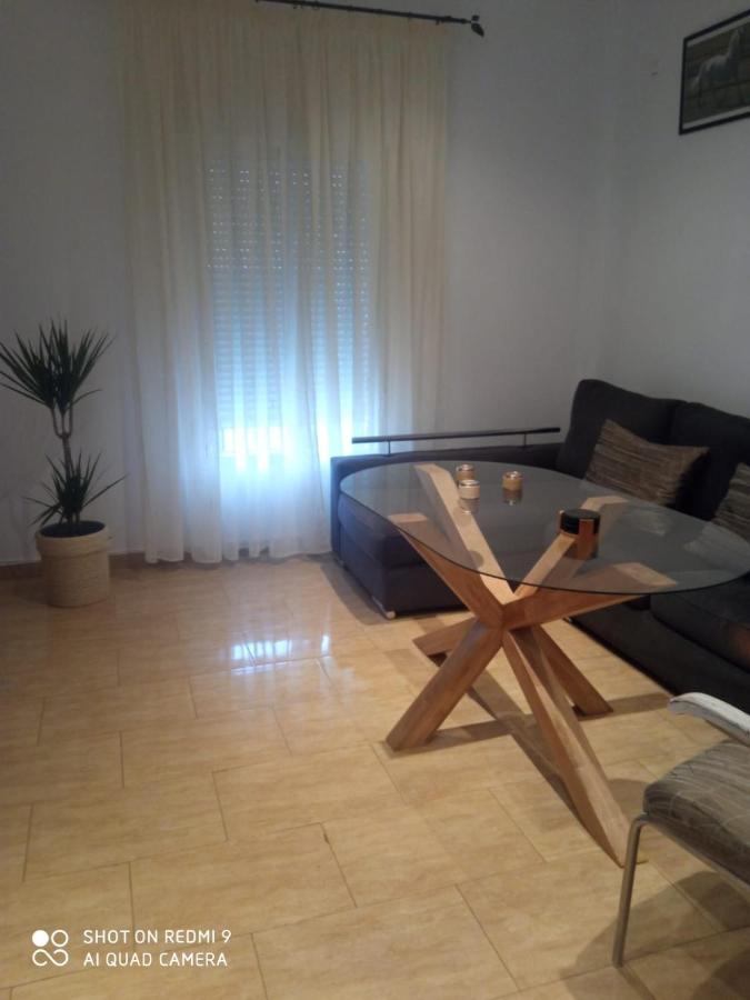 Comodo Adosado En San Bartolome San Bartolomé de la Torre Екстериор снимка